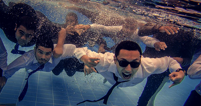 Think-Markeing-Egyptian-pharmacy-students-create-different-marketing-idea-underwater-photo-session