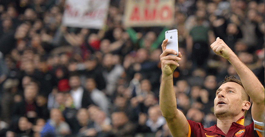 Roma-Francesco-Totti-Goal-Selfie