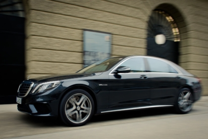 Angry Customer Smashes His Mercedes-Benz S63 AMG