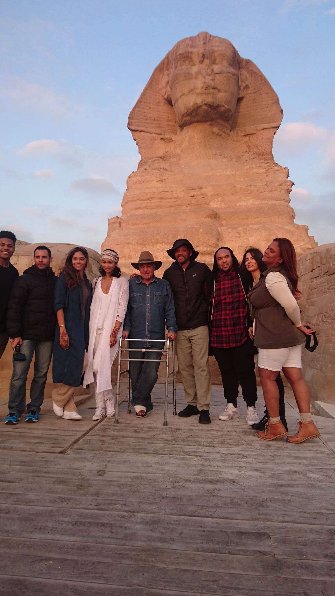 Will Smith and his family with Hawass before The Sphinx. Photo courtesy of Hawass